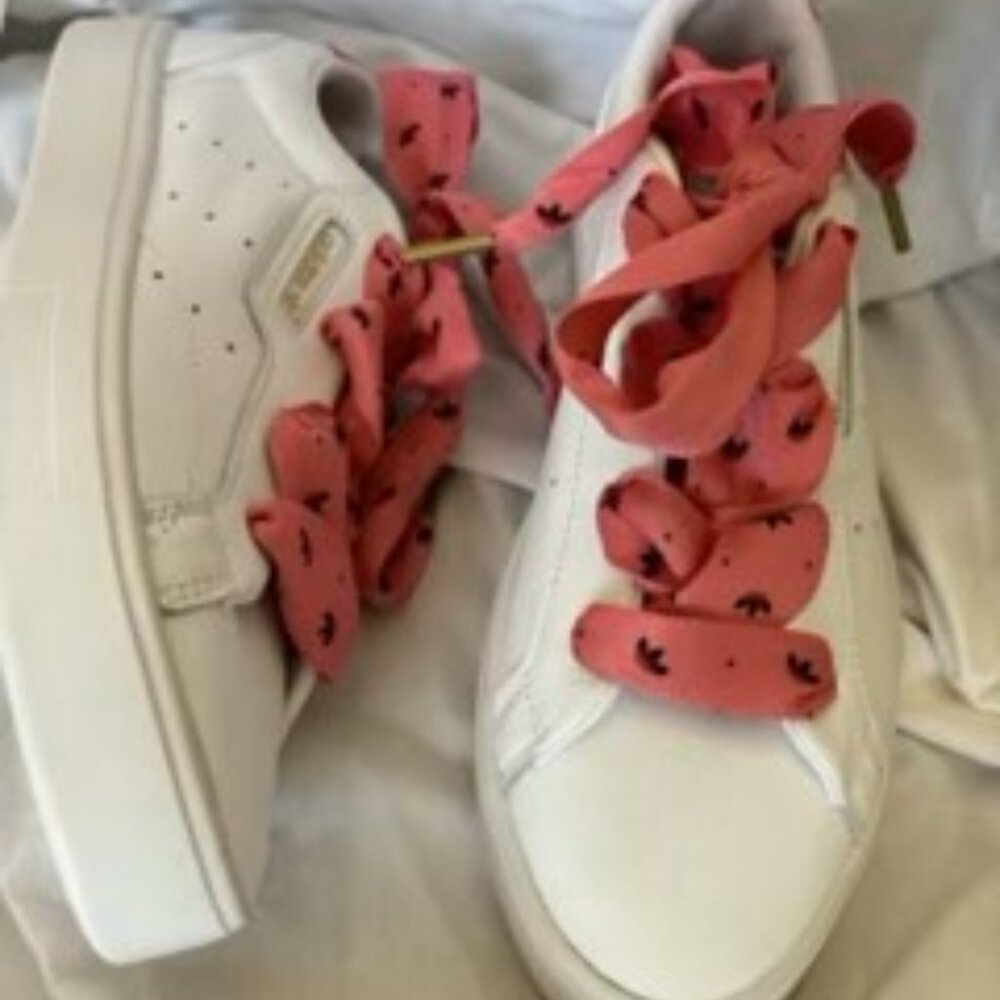 Adidis Sleek Blossom Sneakers NWOT logo laces
